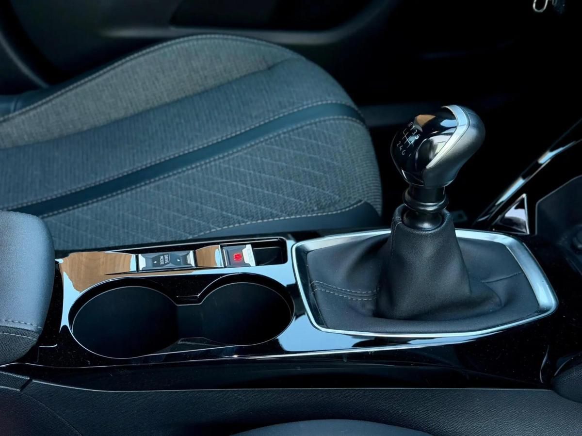 peugeot-2008-2024-gasolina-1199cc