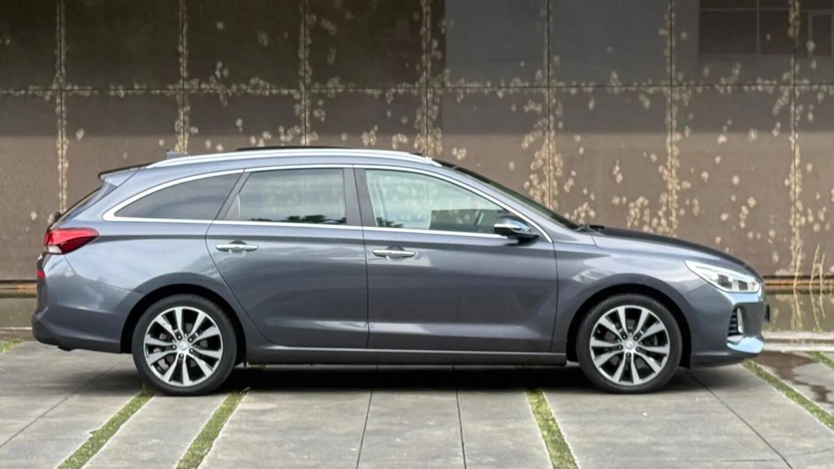 hyundai-i30-sw-2018-diesel-1598cc