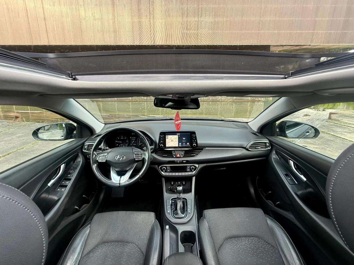 hyundai-i30-sw-2018-diesel-1598cc