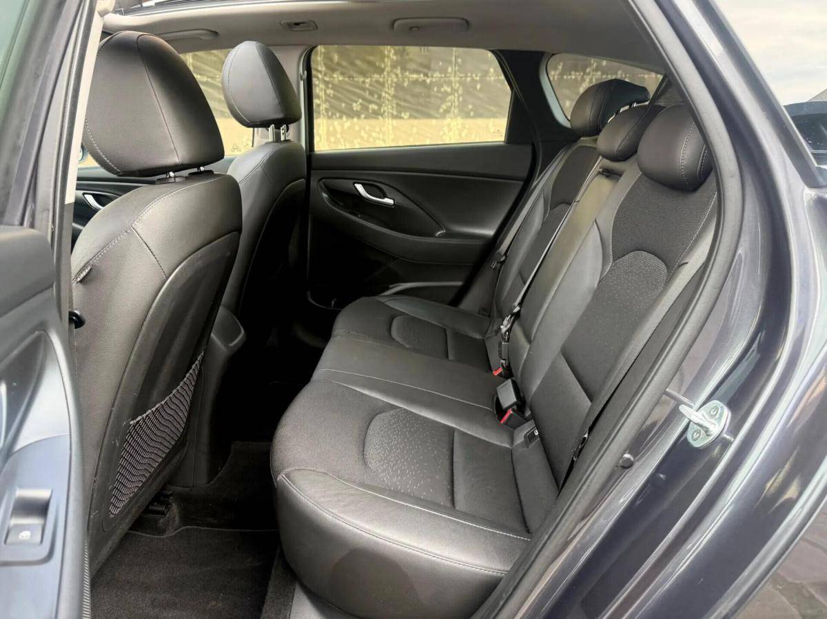 hyundai-i30-sw-2018-diesel-1598cc