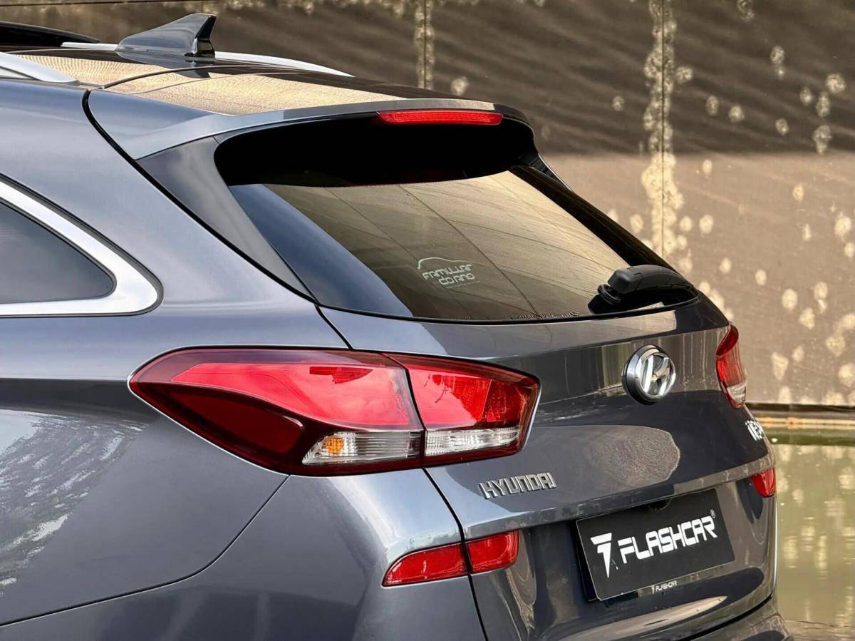 hyundai-i30-sw-2018-diesel-1598cc