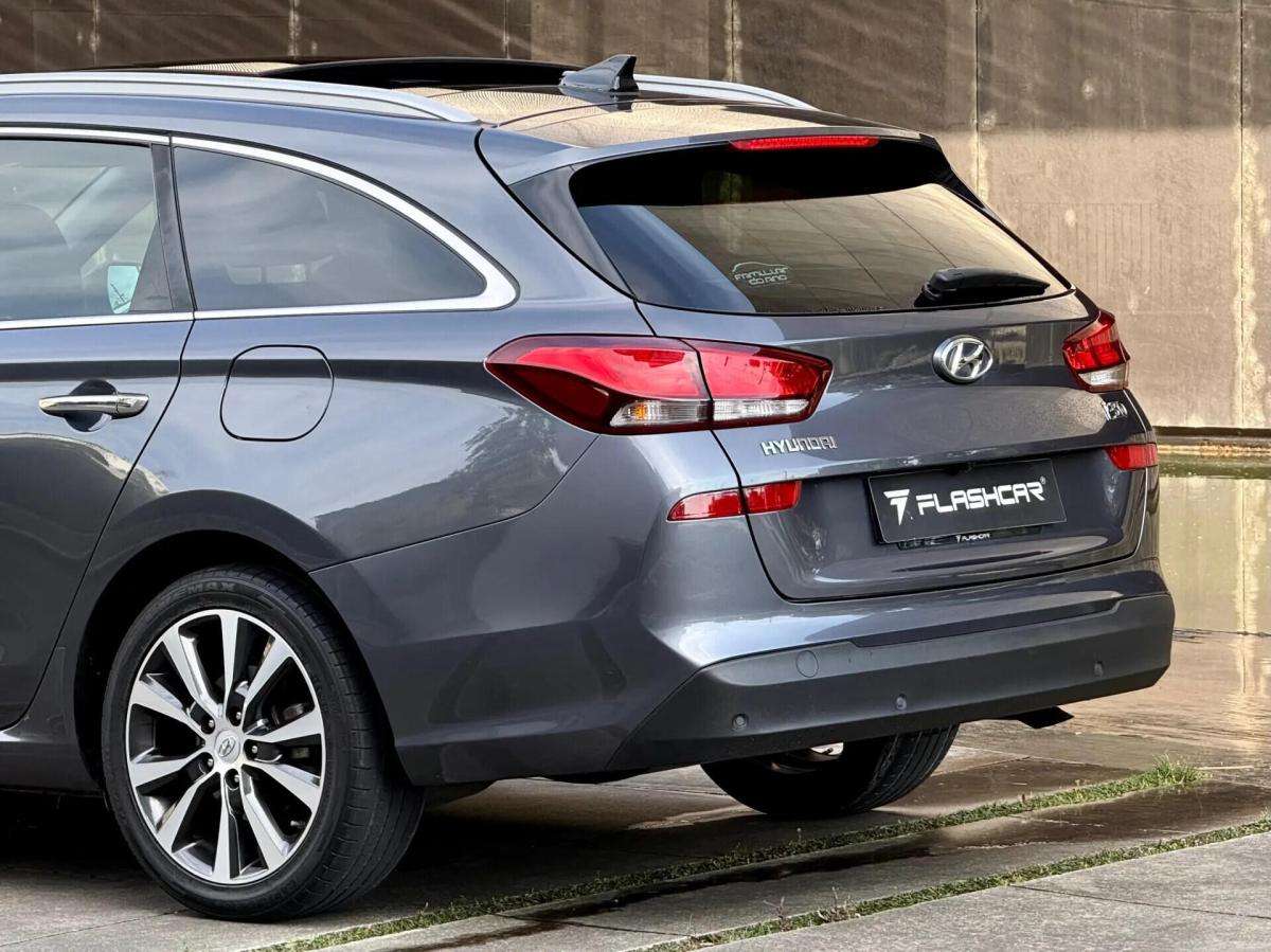 hyundai-i30-sw-2018-diesel-1598cc