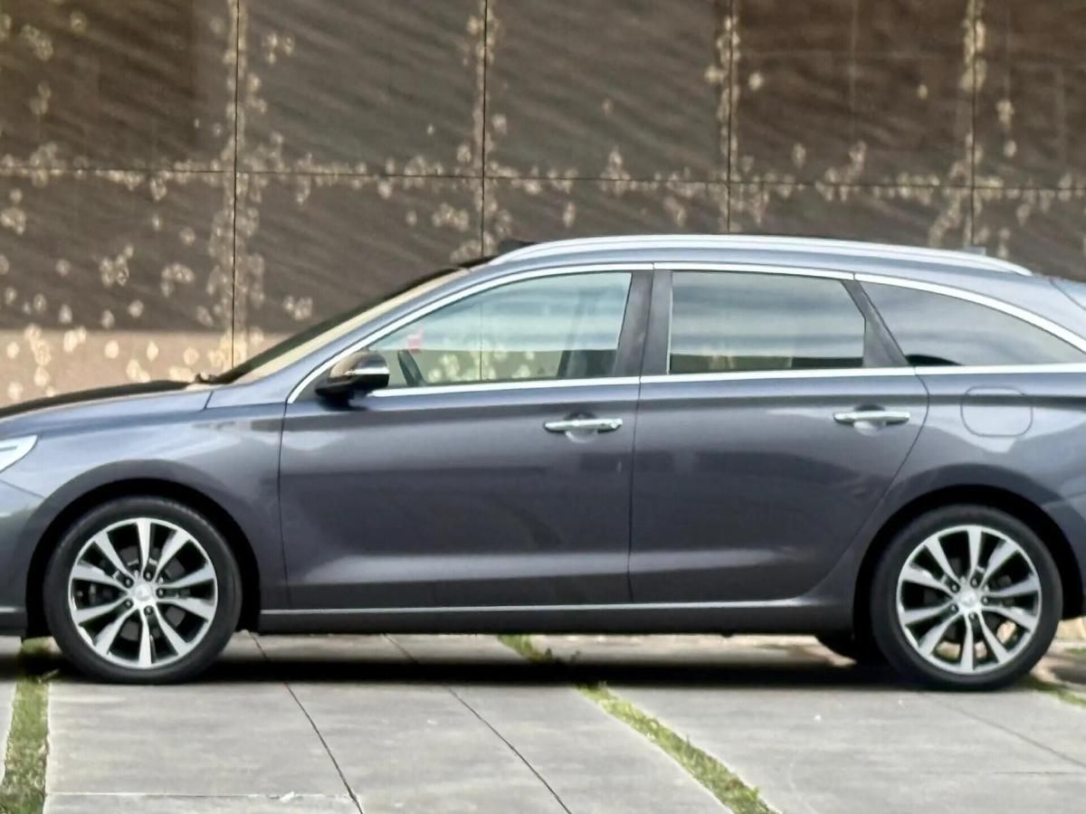 hyundai-i30-sw-2018-diesel-1598cc