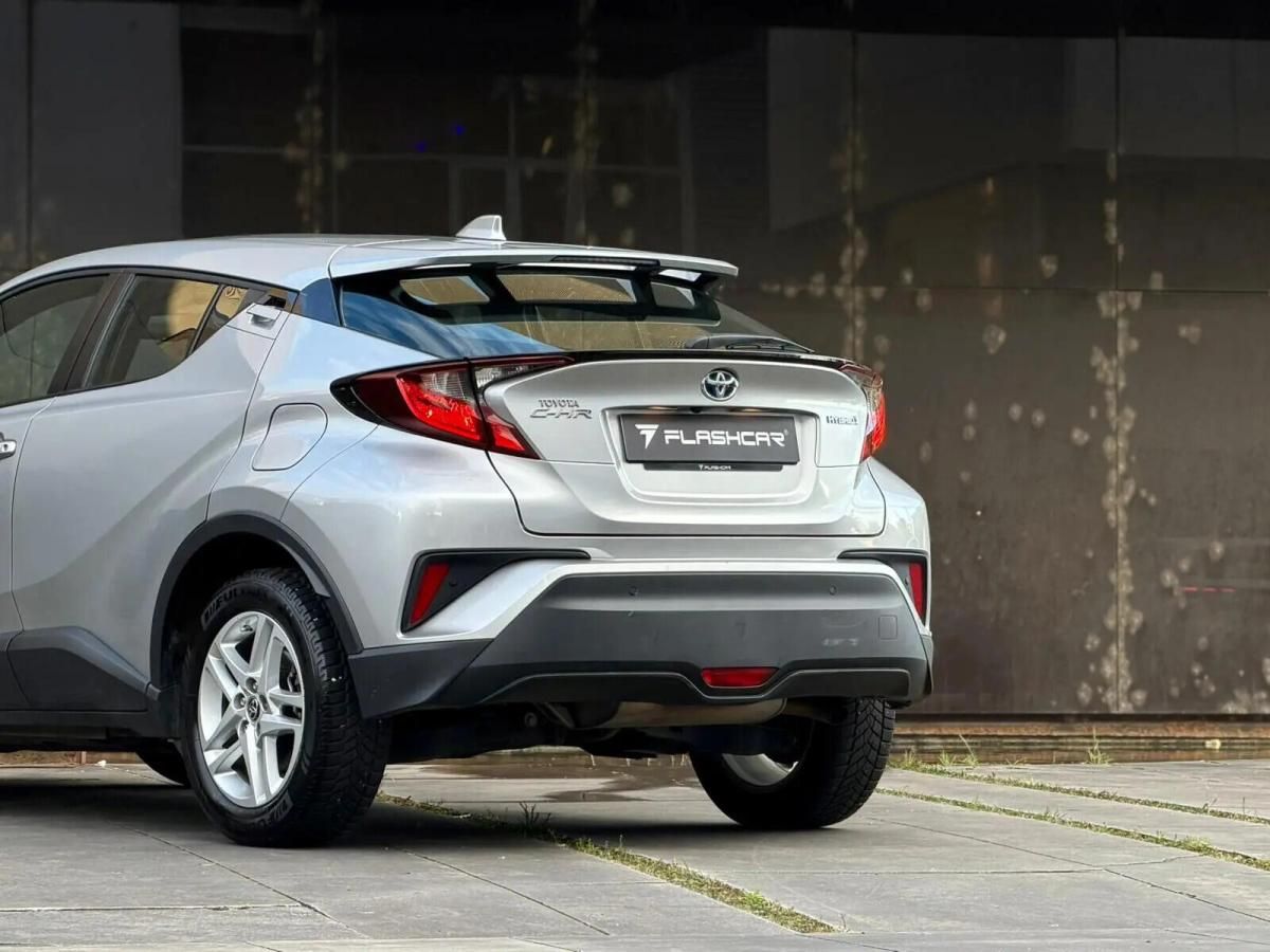 toyota-c-hr-2023-hibrido-a-gasolina-1798cc