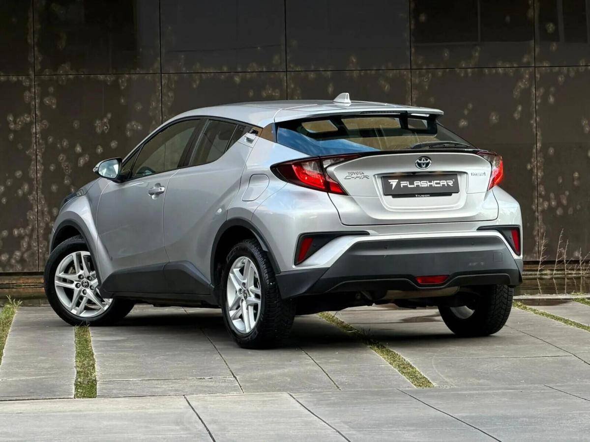 toyota-c-hr-2023-hibrido-a-gasolina-1798cc