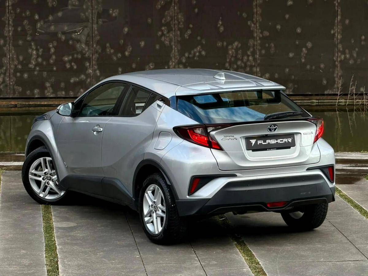 toyota-c-hr-2023-hibrido-a-gasolina-1798cc