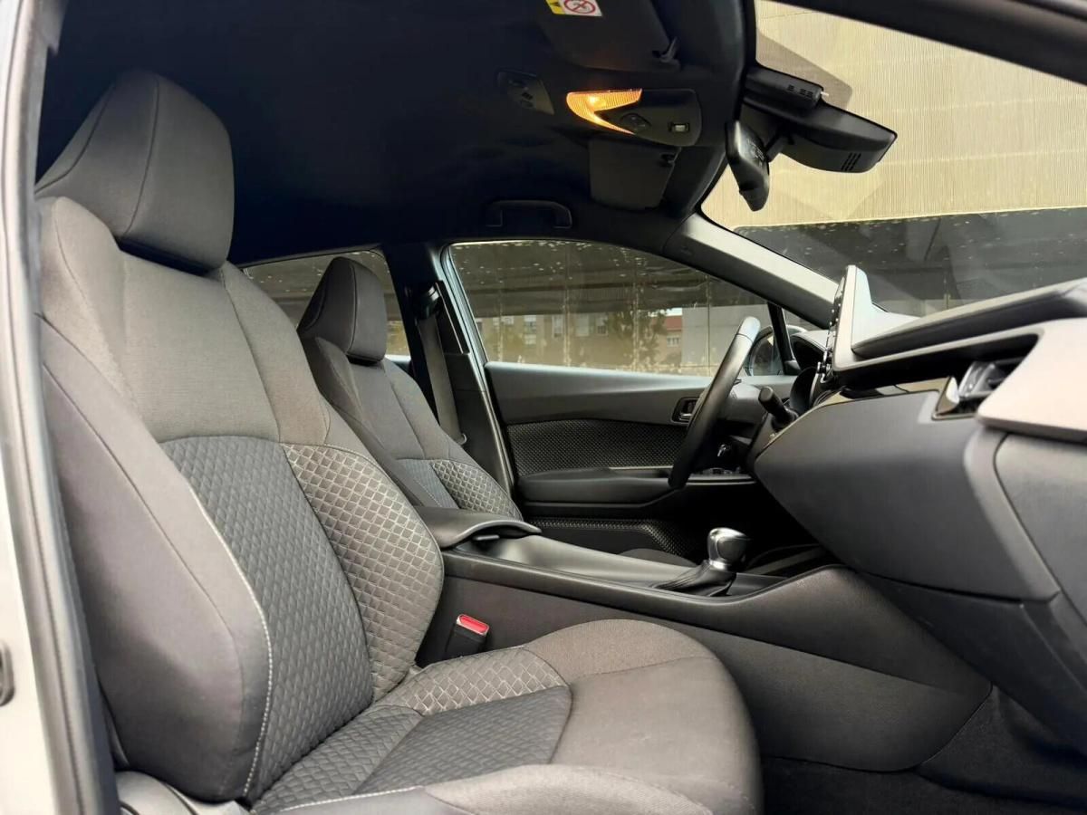 toyota-c-hr-2023-hibrido-a-gasolina-1798cc