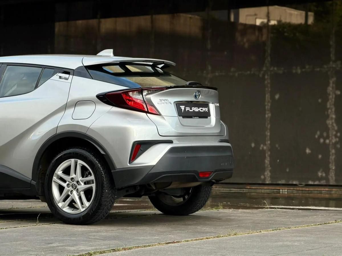 toyota-c-hr-2023-hibrido-a-gasolina-1798cc