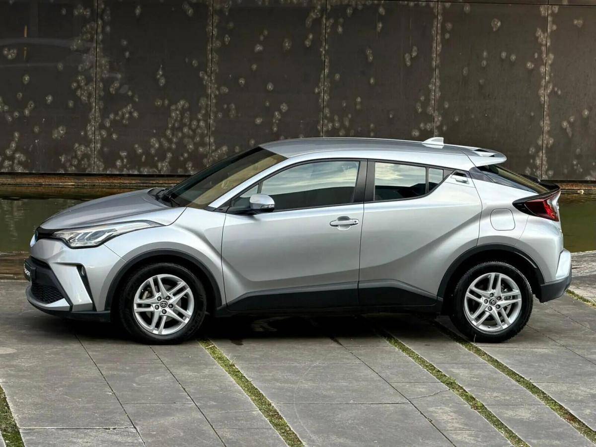 toyota-c-hr-2023-hibrido-a-gasolina-1798cc