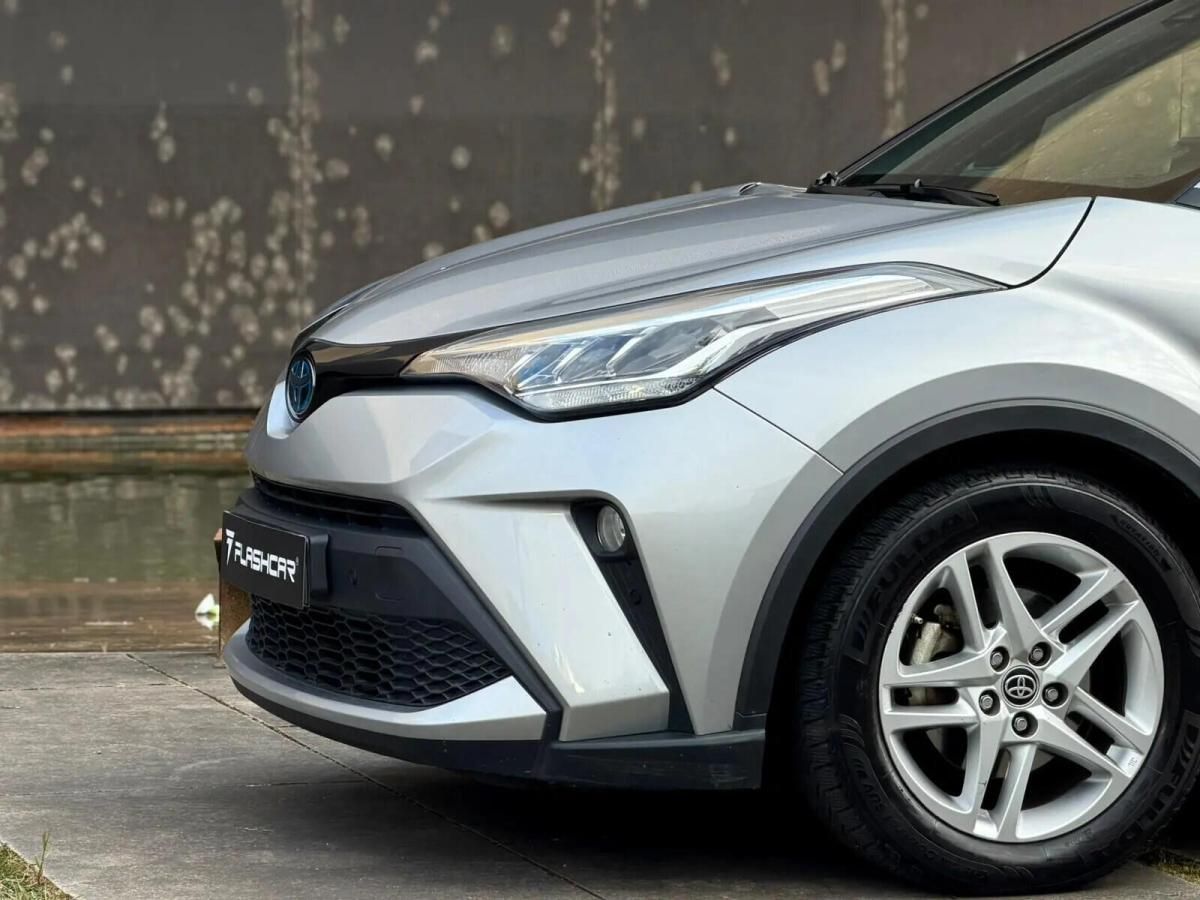 toyota-c-hr-2023-hibrido-a-gasolina-1798cc