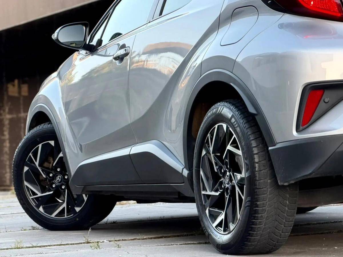 toyota-c-hr-2023-hibrido-a-gasolina-1798cc