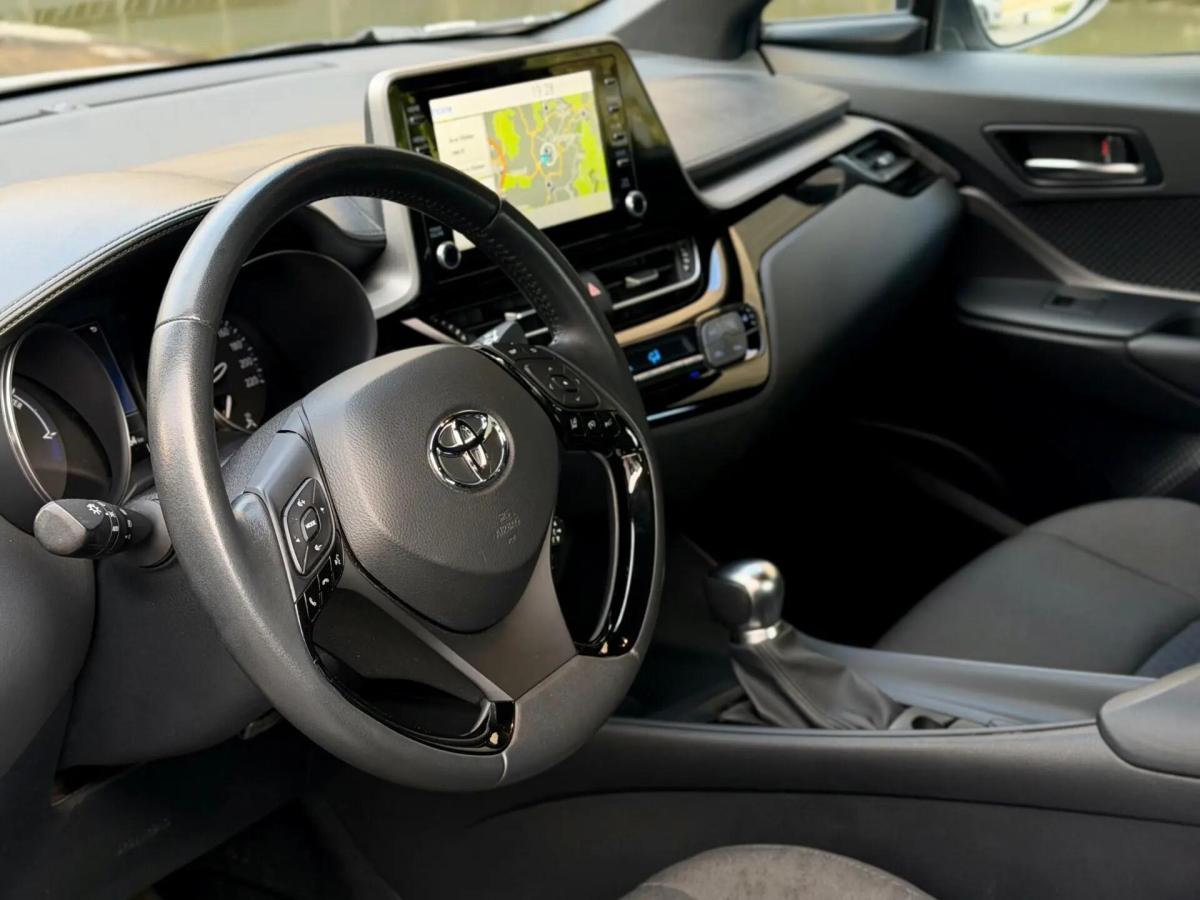 toyota-c-hr-2023-hibrido-a-gasolina-1798cc