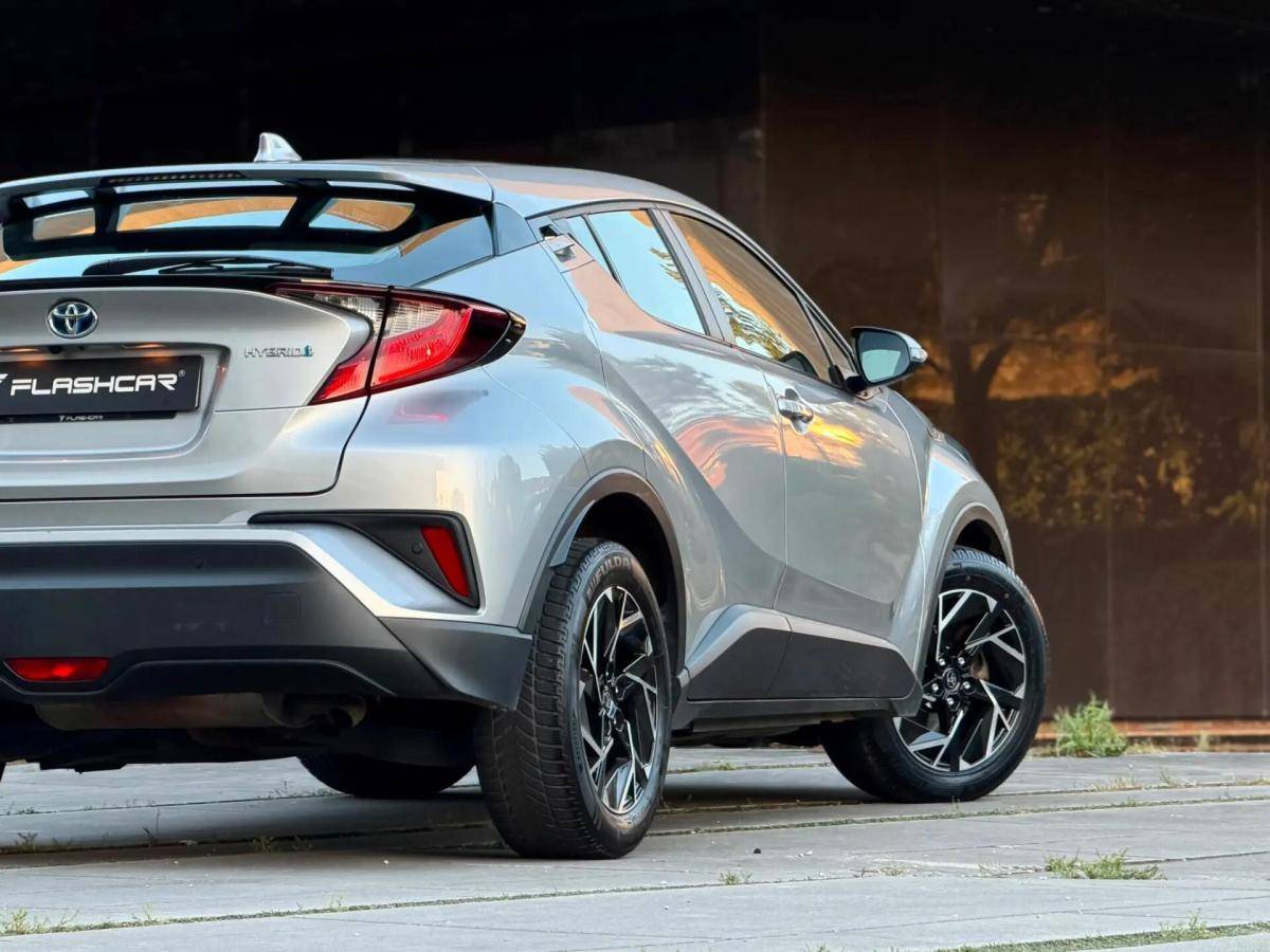toyota-c-hr-2023-hibrido-a-gasolina-1798cc