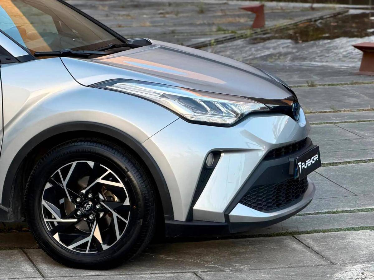 toyota-c-hr-2023-hibrido-a-gasolina-1798cc
