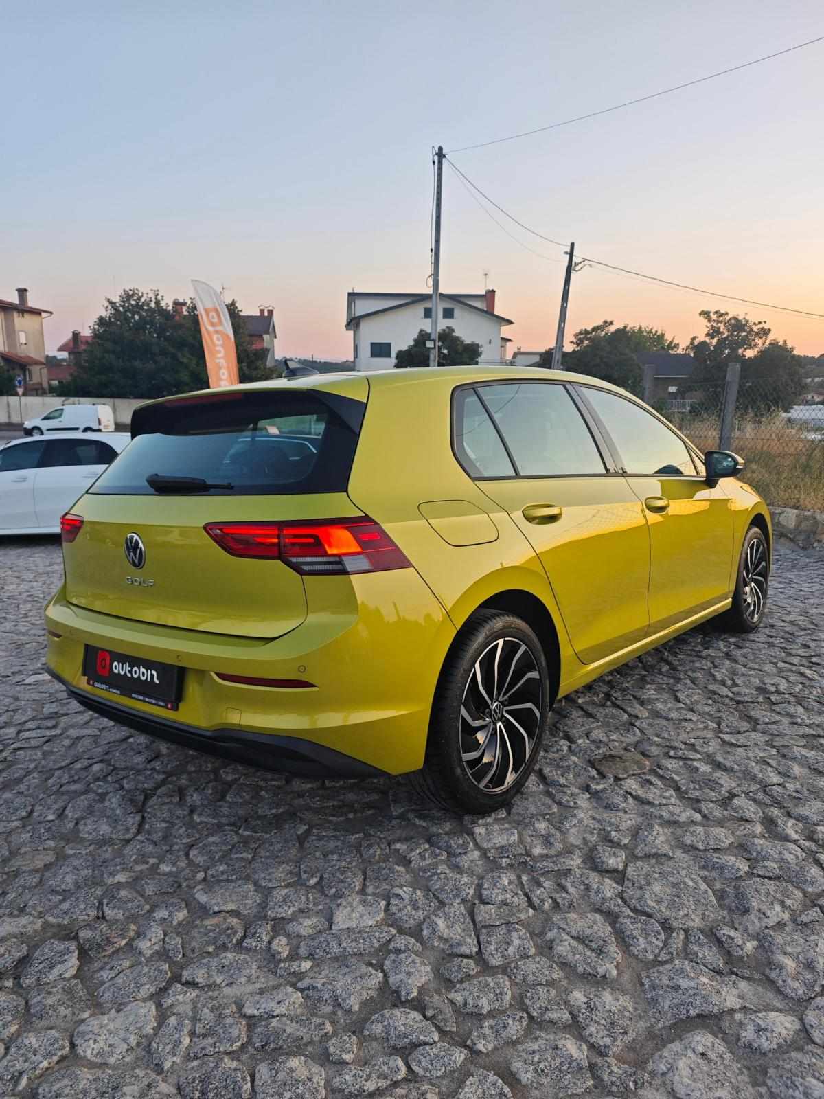 volkswagen-golf-1-0-tsi-bluemotion-2024-gasolina-999cc