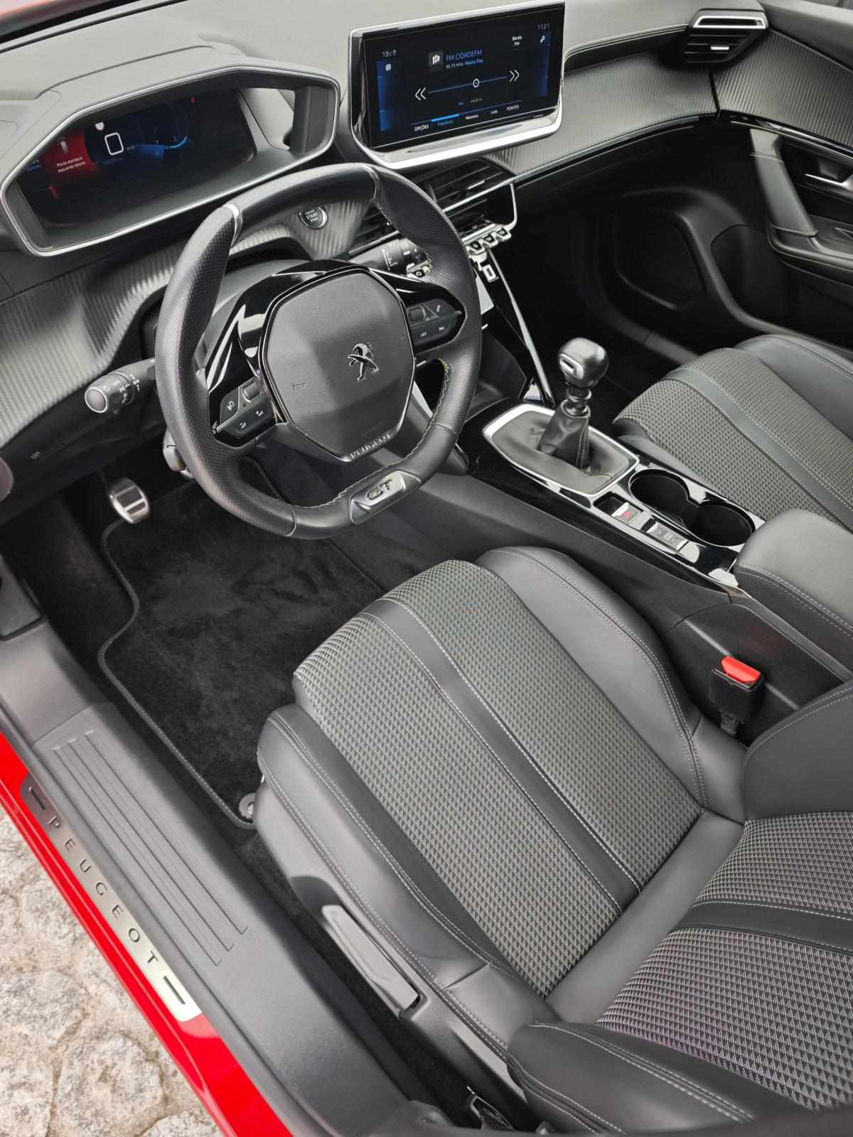 peugeot-2008-1-2-puretech-2022-gasolina-1199cc