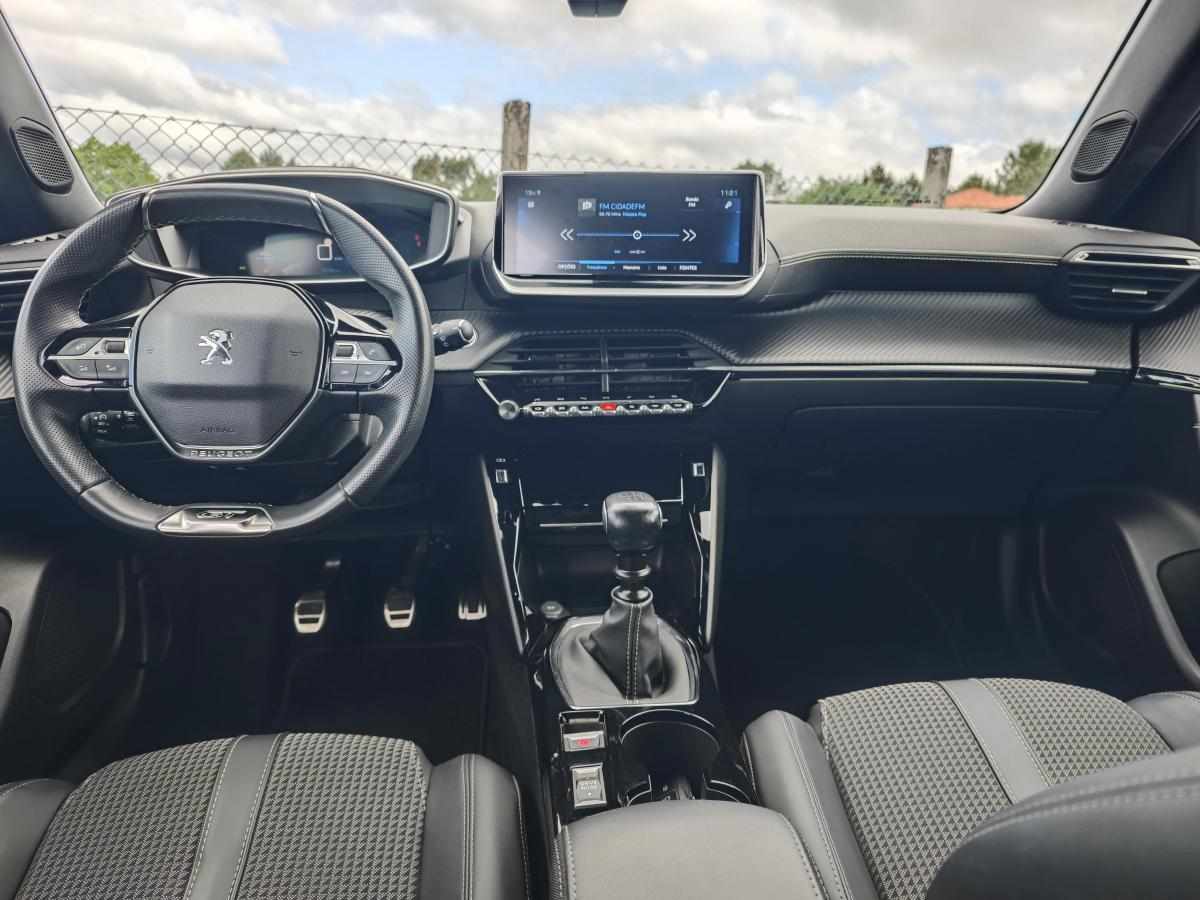 peugeot-2008-1-2-puretech-2022-gasolina-1199cc