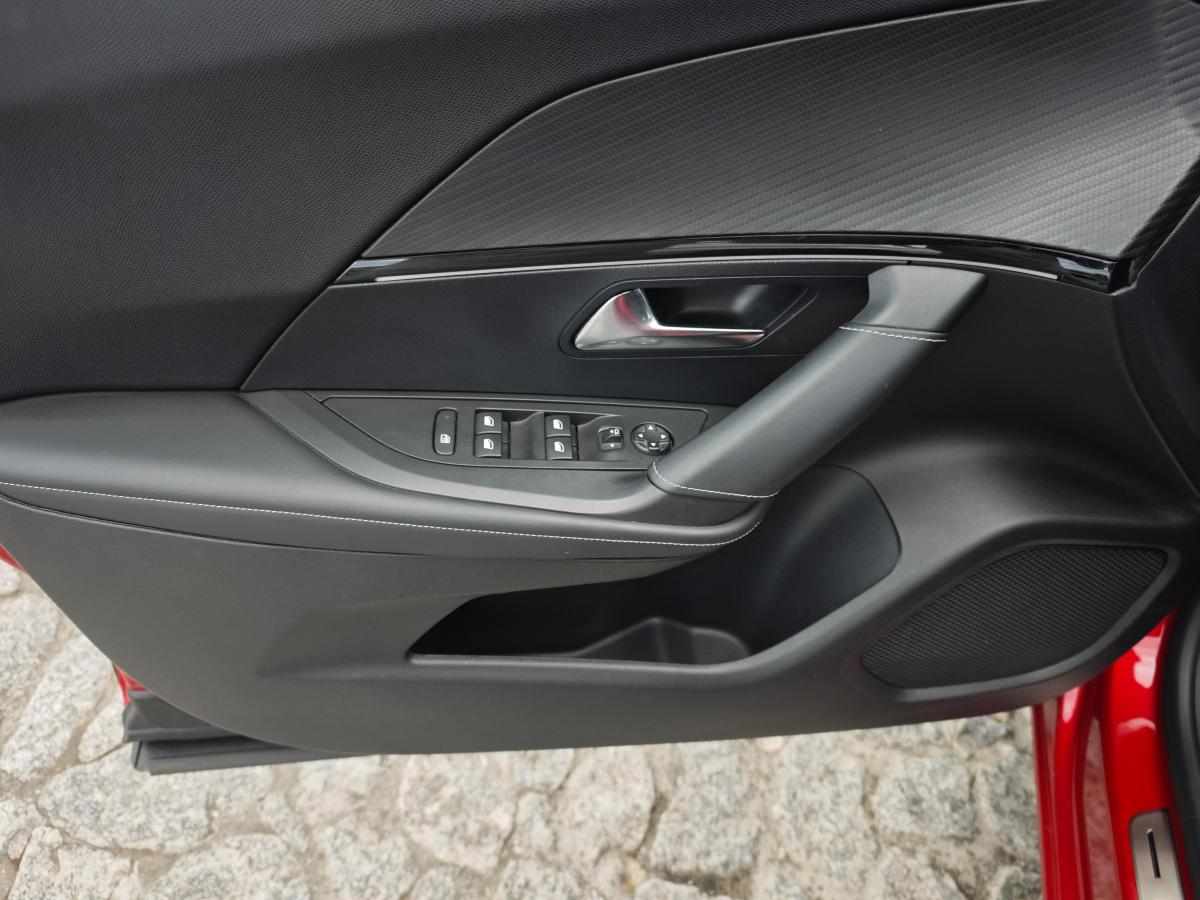 peugeot-2008-1-2-puretech-2022-gasolina-1199cc
