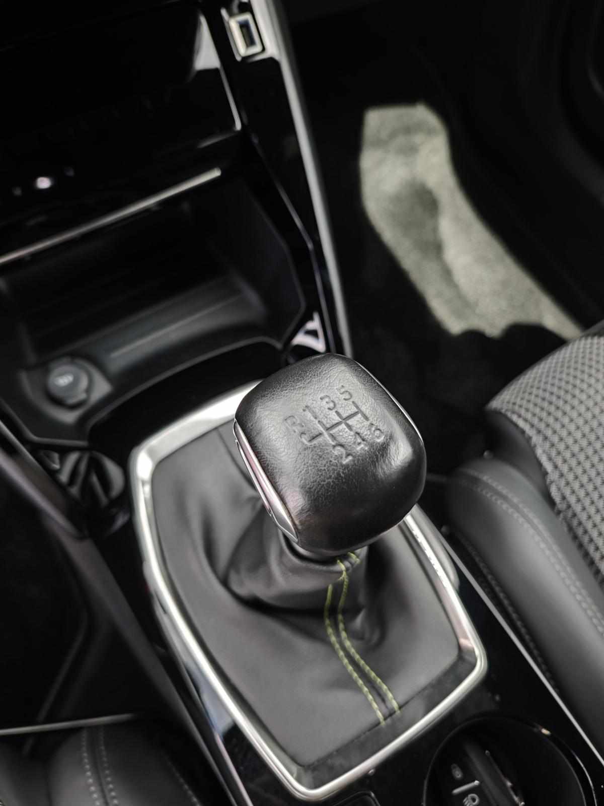 peugeot-2008-1-2-puretech-2022-gasolina-1199cc