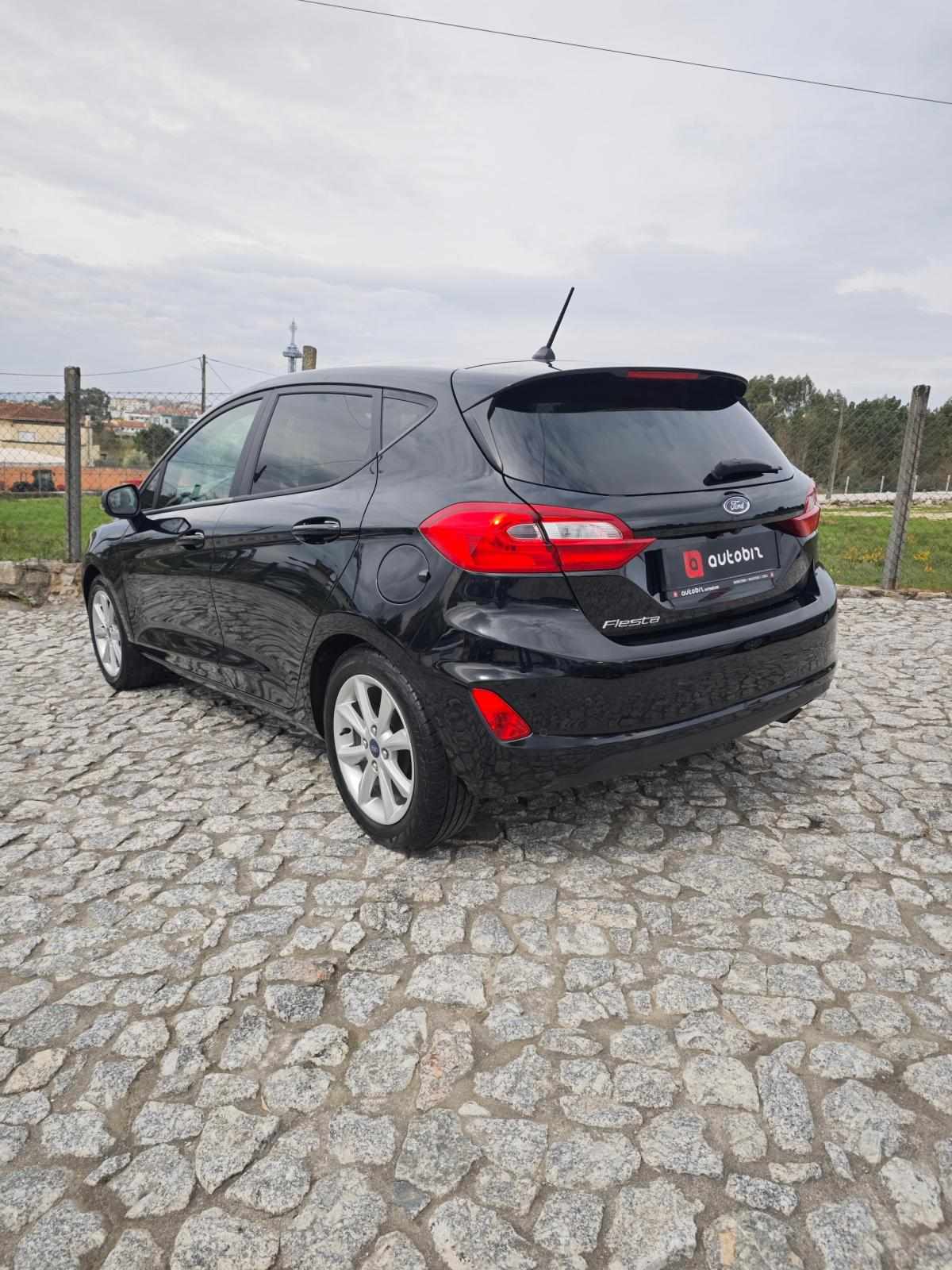 ford-fiesta-1-1-2019-gasolina-1084cc