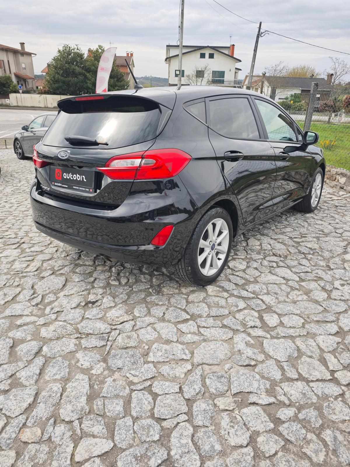 ford-fiesta-1-1-2019-gasolina-1084cc