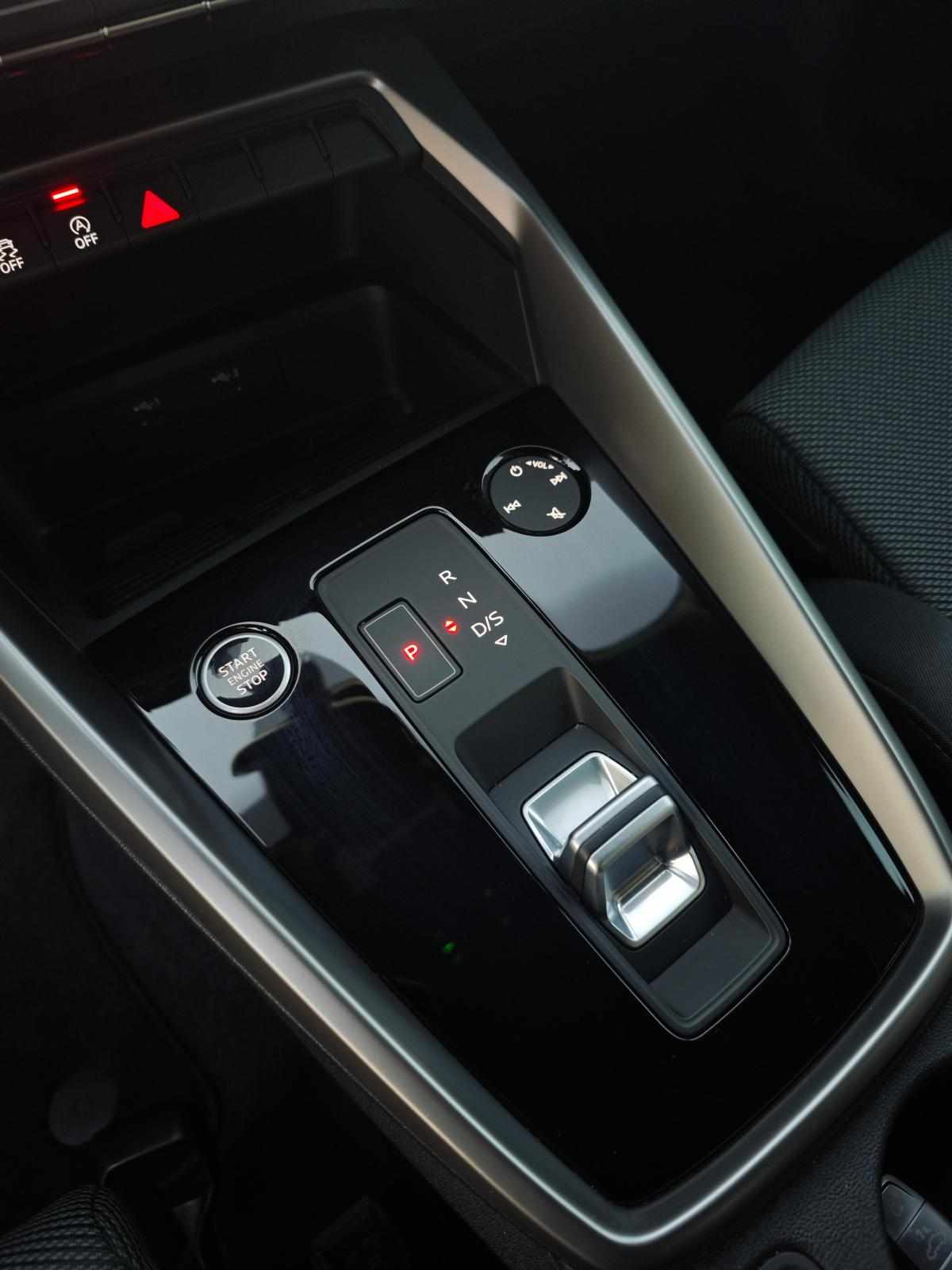 audi-a3-30-tdi-2-0-2023-diesel-1968cc