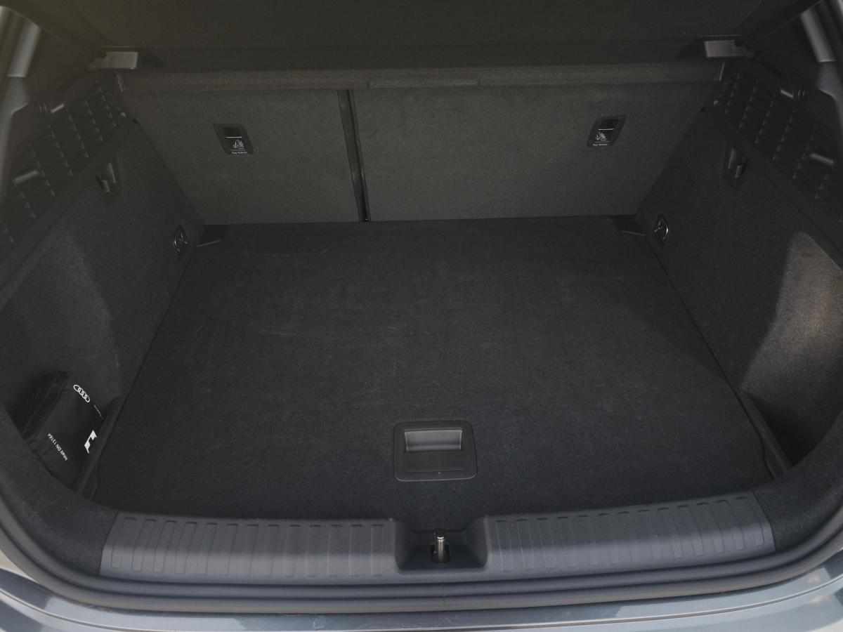 audi-a3-30-tdi-2-0-2023-diesel-1968cc