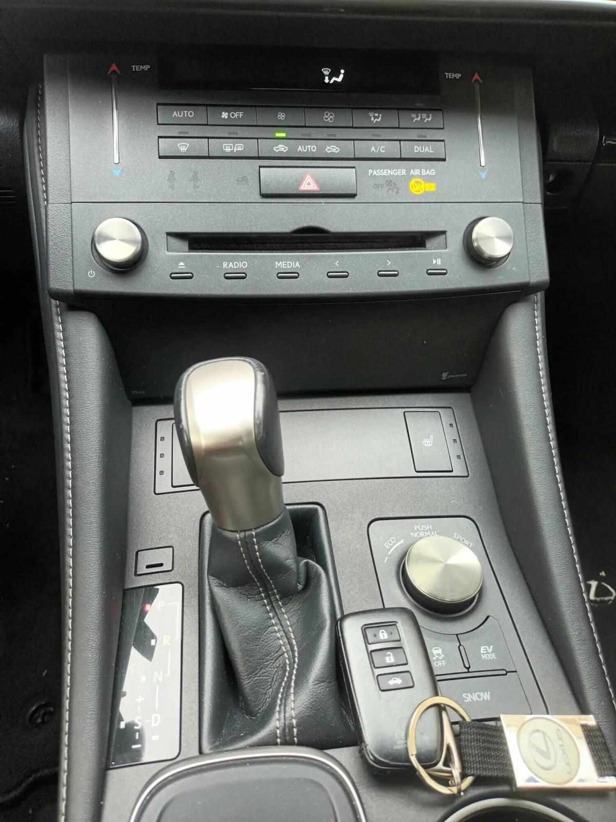 lexus-rc-2016-hibrido-a-gasolina-2494cc