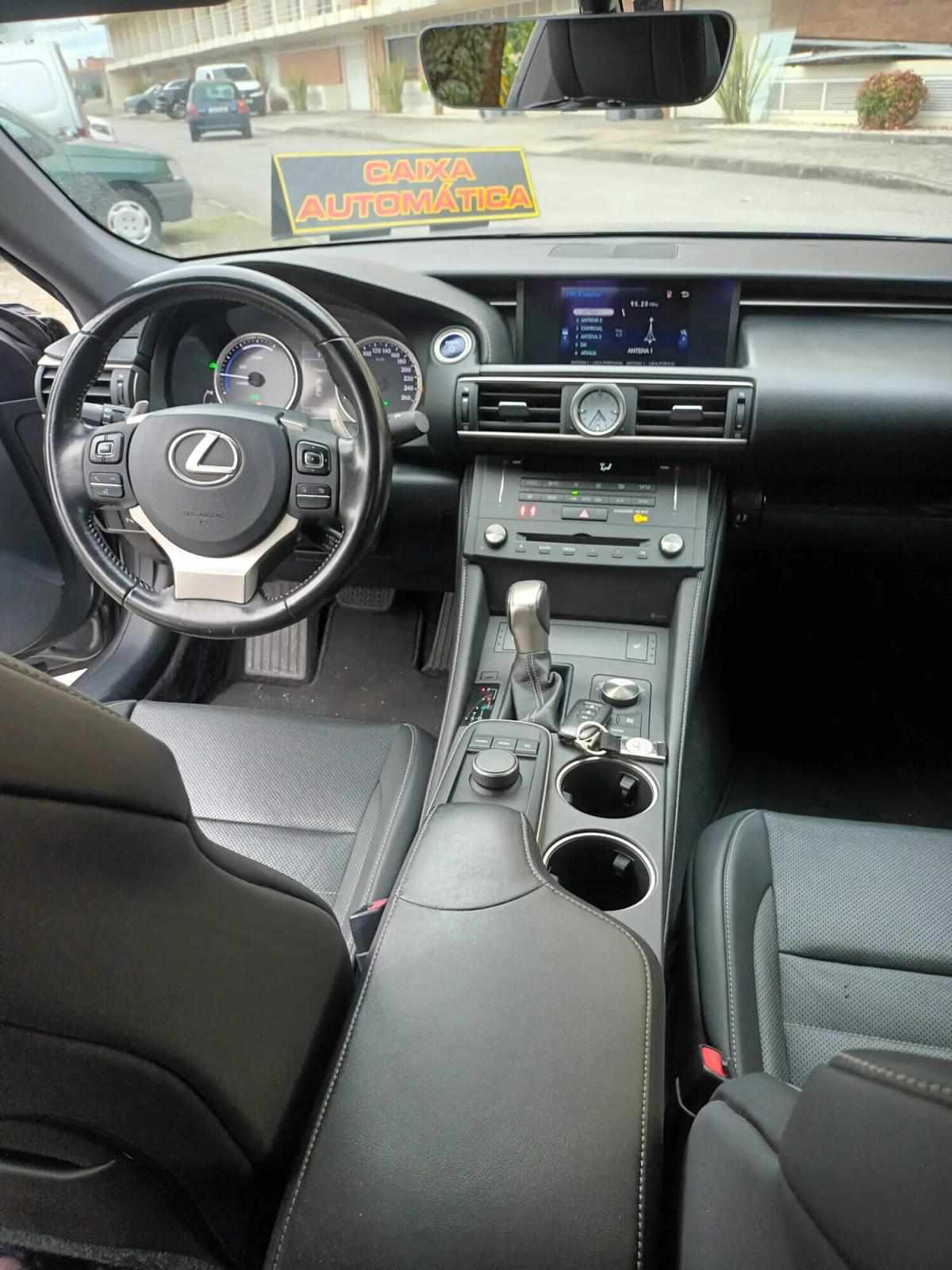 lexus-rc-2016-hibrido-a-gasolina-2494cc
