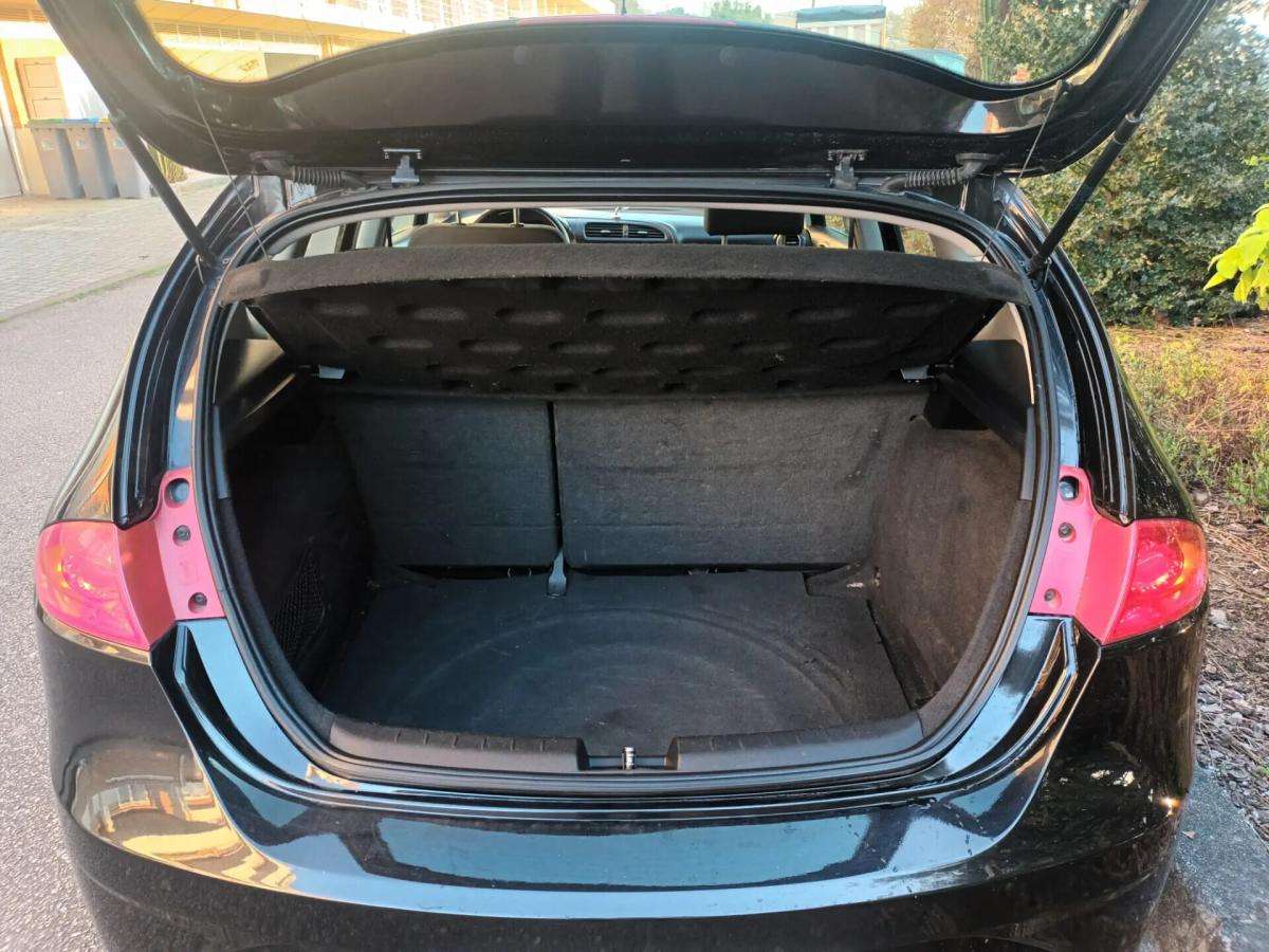 seat-leon-2011-diesel-1598cc