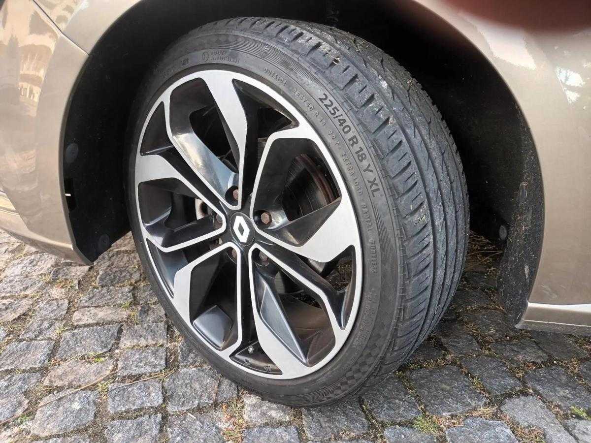renault-megane-sport-tourer-2017-diesel-1461cc