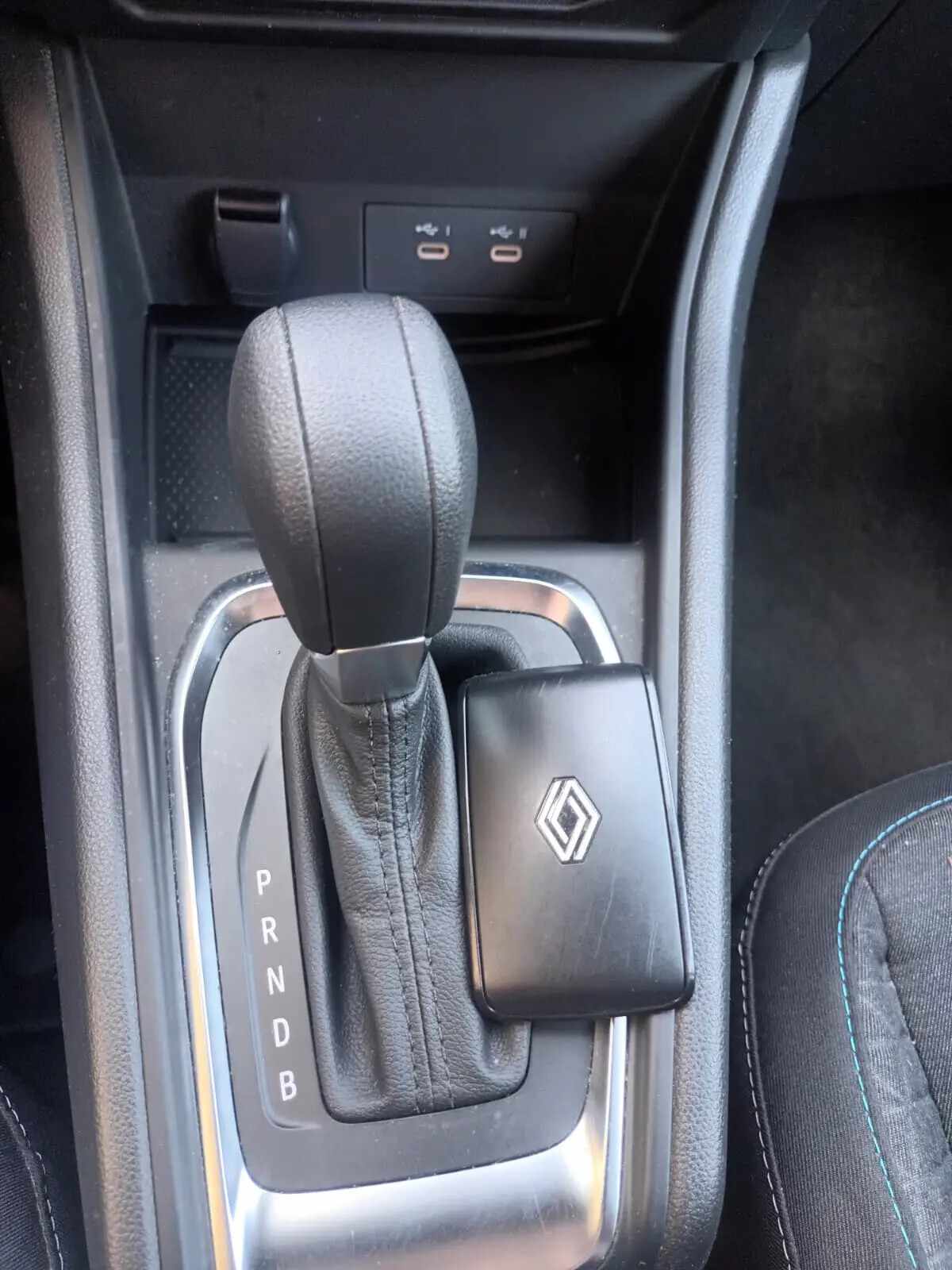 renault-captur-2024-hibrido-a-gasolina-1598cc