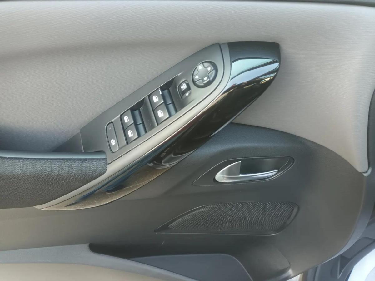 citroen-spacetourer-2018-diesel-1499cc