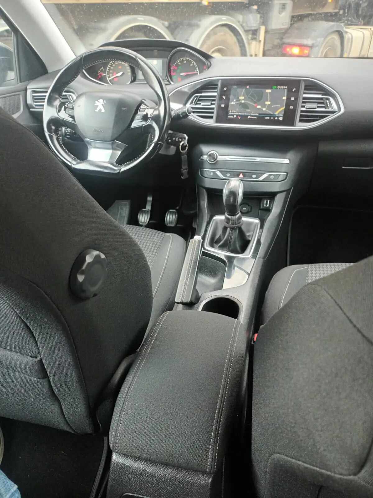 peugeot-308-2017-diesel-1560cc