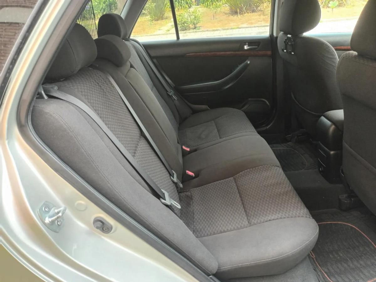 toyota-avensis-sw-2004-diesel-1995cc
