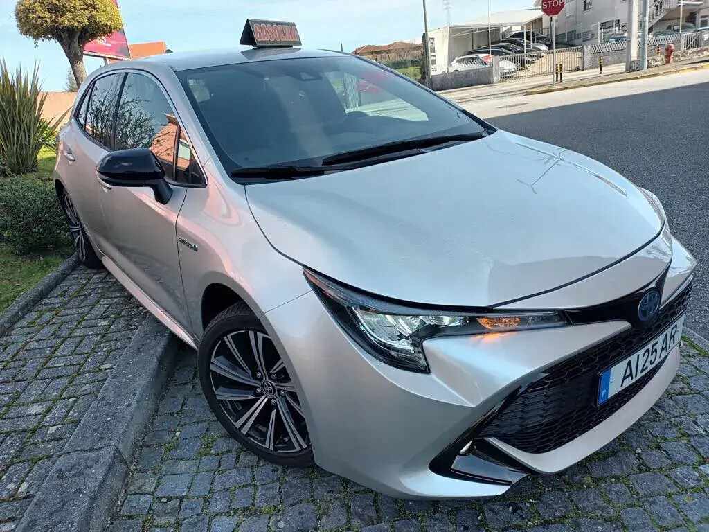 toyota-corolla-2021-hibrido-a-gasolina-1798cc