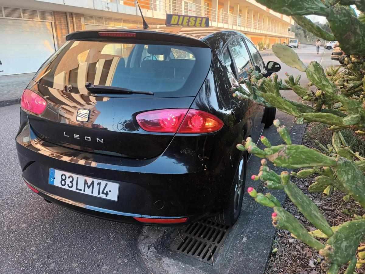 seat-leon-2011-diesel-1598cc