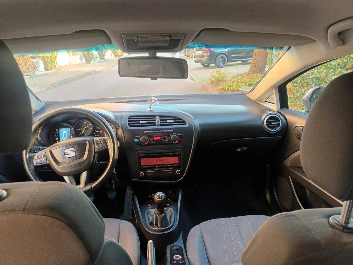 seat-leon-2011-diesel-1598cc