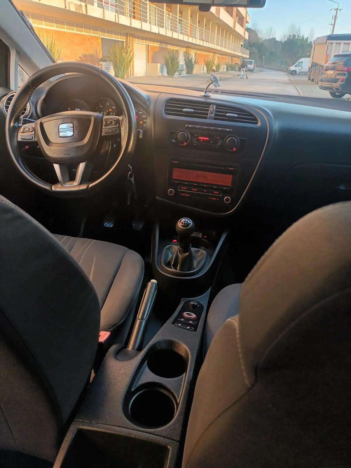 seat-leon-2011-diesel-1598cc