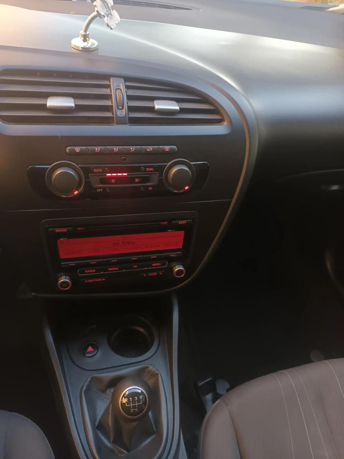 seat-leon-2011-diesel-1598cc