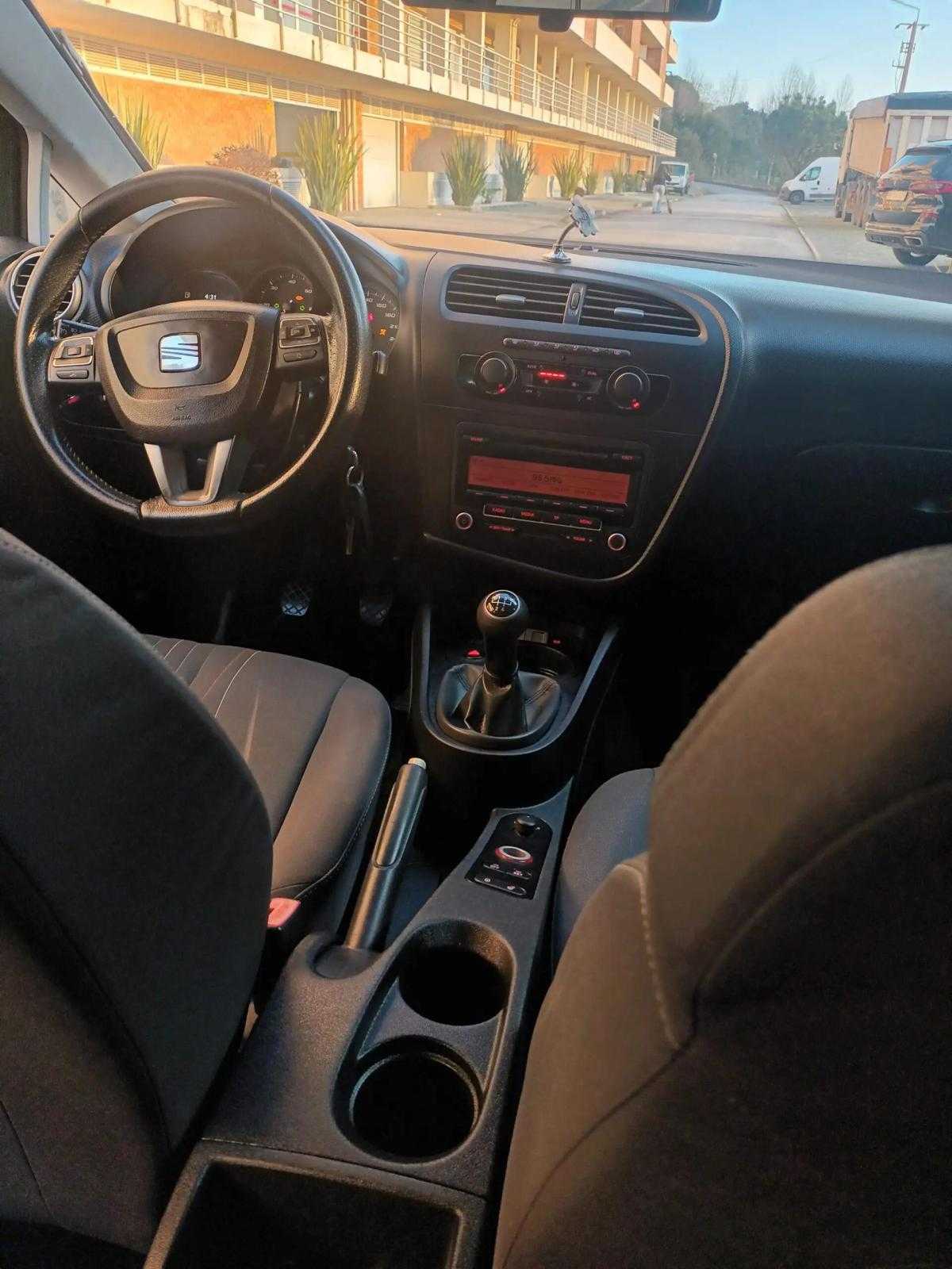 seat-leon-2011-diesel-1598cc