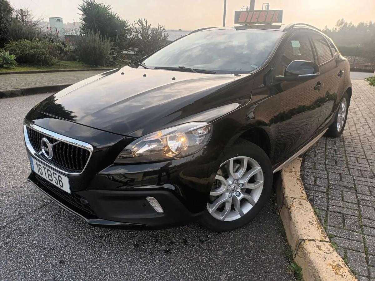 volvo-v40-cross-country-2017-diesel-1969cc