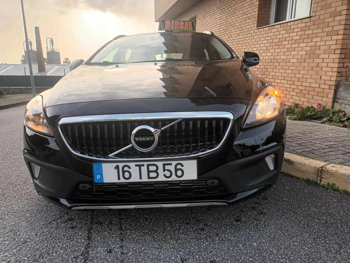 volvo-v40-cross-country-2017-diesel-1969cc