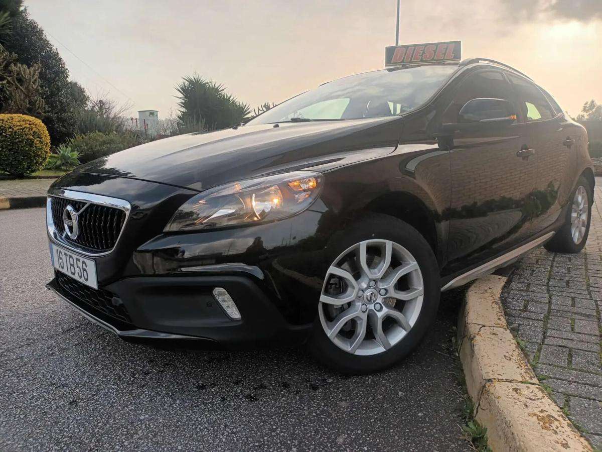 volvo-v40-cross-country-2017-diesel-1969cc