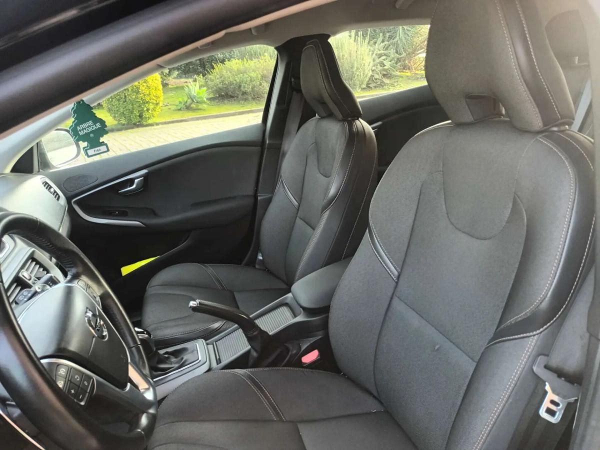 volvo-v40-cross-country-2017-diesel-1969cc