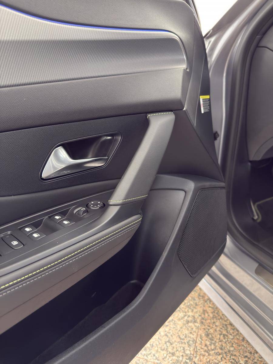 peugeot-308-sw-2023-hibrido-a-gasolina-1598cc