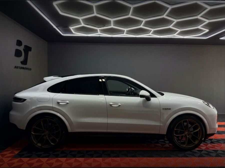 porsche-cayenne-2023-hibrido-a-gasolina-2995cc