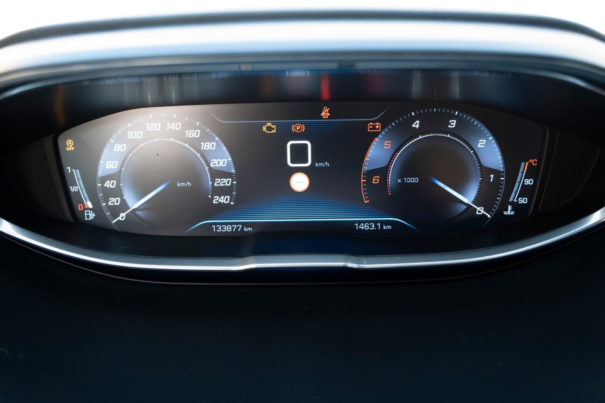 peugeot-3008-2018-diesel-1499cc