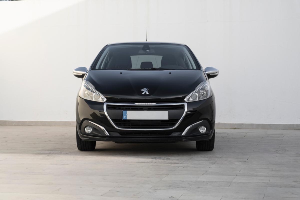 peugeot-208-2017-diesel-1560cc
