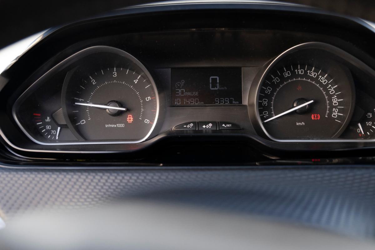 peugeot-208-2017-diesel-1560cc